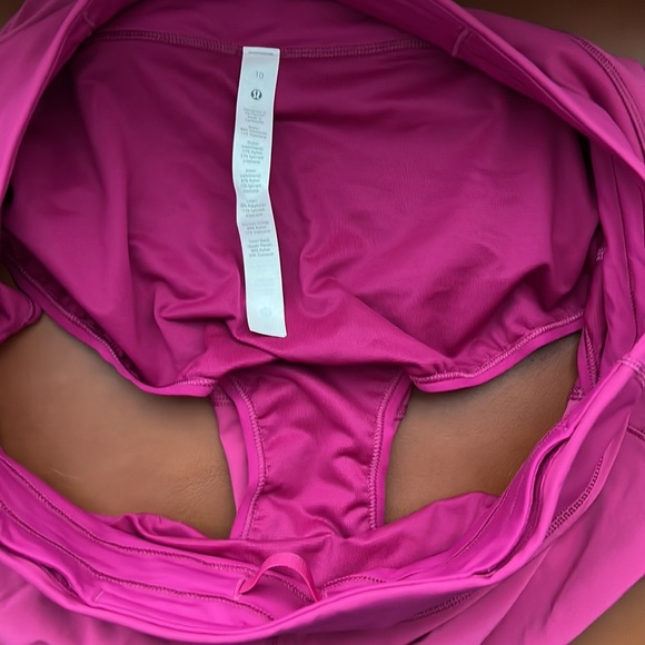 NWOT SPEED UP LOW-RISE LINED SHORT 2.5" Ripened Raspberry - Picture 4 of 7